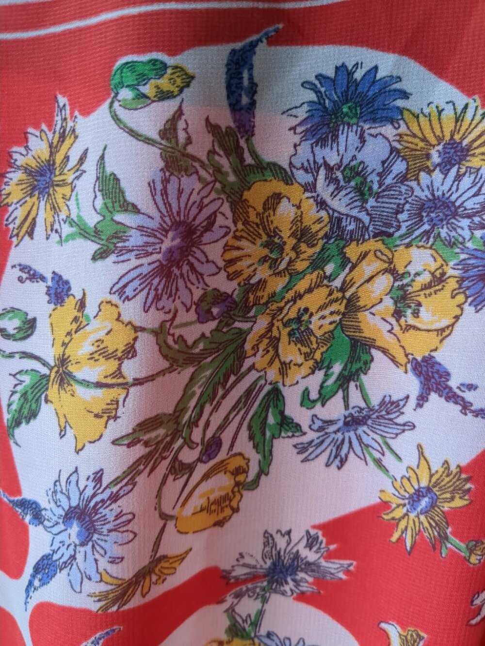 Med Flowered Blouse / Top with Split Sleeves  / Peek a Boo - Picture 9 of 14